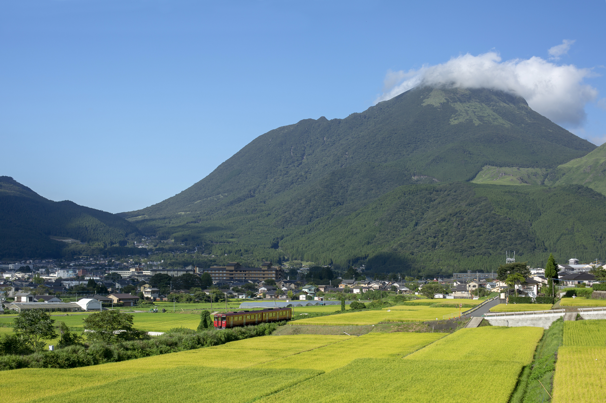 前言：欢迎来到令人心旷神怡的田园温泉乡——由布院